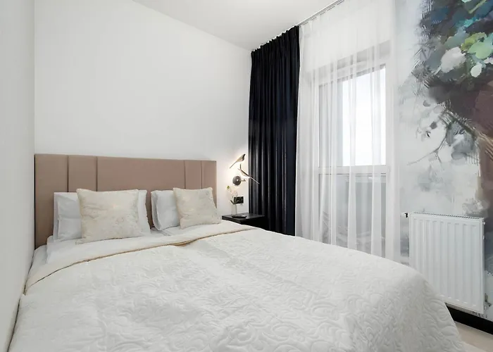 Appartement Black And Yellow In Close To The River With Air Conditioned Living By Renters *